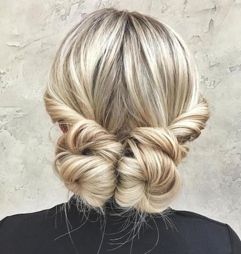 Pigtail Buns Updo Cute Updos, Cute Bun Hairstyles, Date Night Hair, Easy Updos For Long Hair, Updos For Long Hair, Preppy Hairstyles, Twisted Hair, Night Hairstyles, Medium Layered Hair