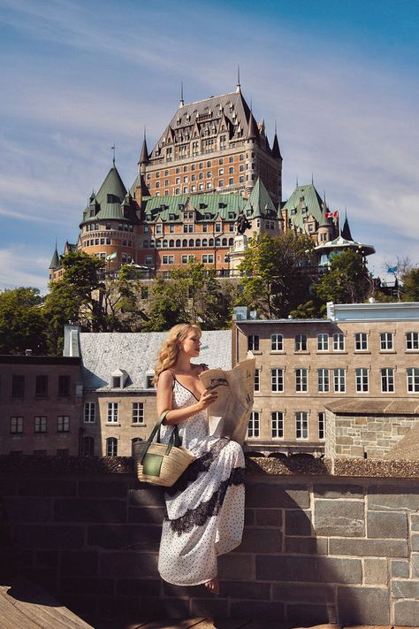 Quebec City Picture Ideas, Quebec City Fall Outfit, Quebec City Summer Outfits, Quebec Outfits Summer, Quebec Photo Ideas, Quebec City Photo Ideas, Quebec City Photography, Quebec City Aesthetic Summer, Quebec City Outfits Summer