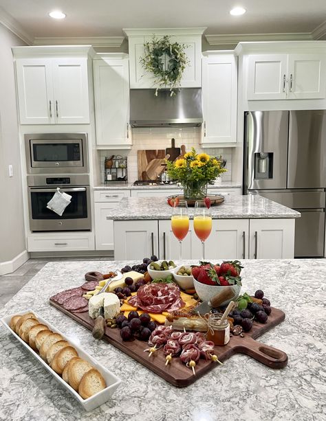 Charcuterie Display, Island Decor, Charcuterie Boards, Charcuterie Board, Dessert Recipes Easy, Easy Desserts, Kitchen Island, Dessert Recipes, Sweet Home