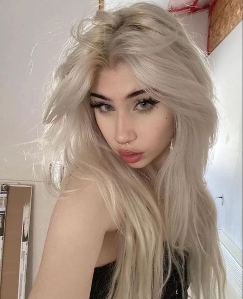 White Hair Color Ideas, Platnium Blonde Hair, Lex Dakota, Vintage Venom, Blonde Goth, Dark Eyebrows, White Hair Color, White Blonde Hair, Blonde Roots