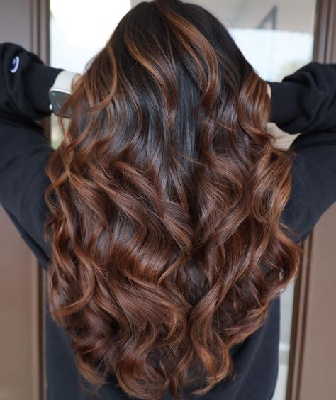 Balayage Chocolate Claro, Hair Care Oils, Coffee Hair, Hair Styels, Hair Style Vedio, Honey Brown Hair, Perfect Hair Color, Brown Hair Inspo, Curls For Long Hair