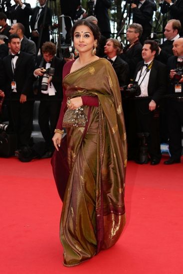 silken draping Sabyasachi Sarees, Indian Sari Dress, Vidya Balan, Indian Saree Blouses Designs, Saree Blouse Designs Latest, Indian Woman, Indian Couture, Stylish Sarees, Saree Dress