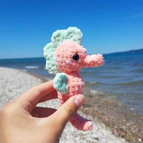 #crochet #crochetamigurumi #amigurumi #seahorses Aesthetic Patterns, Easy Crochet Animals, Crochet Strawberry, Crochet Aesthetic, Quick Crochet Patterns, Crochet Animals Free Patterns, Crochet Design Pattern, Kawaii Crochet, Crochet Fashion Patterns