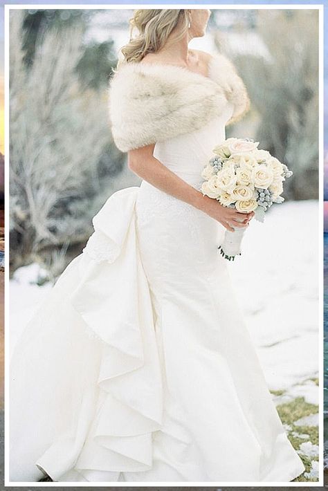 Winter Wedding Shawl - Amazing! I like them - Visit to See More TODAY! Winter Wedding Dress Fur, Fur Wedding Dress, Fur Stole Wedding, Winter Wedding Fur, Fur Shawl Wedding, Vintage Fur Stole, Urban Wedding Venue, Bridal Fur, February Wedding