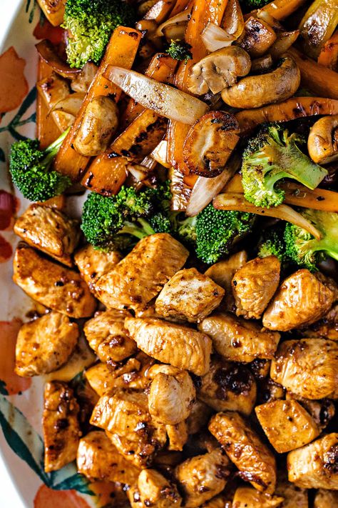 Easy Hibachi Chicken, Hibachi Chicken Recipe, Easy Hibachi, Homemade Yum Yum Sauce, Blackstone Meals, Orange Chicken Stir Fry, Hibachi Recipes, Awesome Chicken, Hibachi Chicken