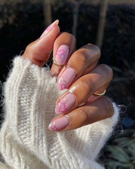 12 Incredible Heart Nails to Try This Valentine's Day - SoNailicious Valentines Day Manicure, Anti Valentines Day Nails, Pink Nail Ideas, Chrome Manicure, Valentines Nail, Ten Nails, Easy Manicure, Baby Pink Nails, Valentines Day Nails