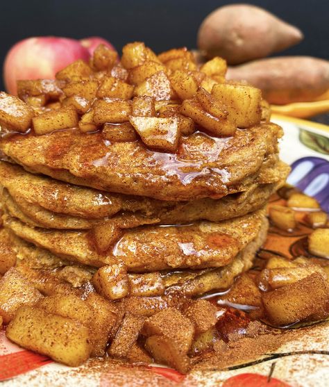 Vegan Sweet Potato Protein Pancakes with Maple Apples Sweet Potato Pancakes Vegan, Sweet Potato Pancakes Recipe, Apple Topping, Pancakes For Dinner, Pancake Calories, Sweet Potato Pancakes, Yummy Sweet Potatoes, Sweet Potato And Apple, Sweet Potato Protein