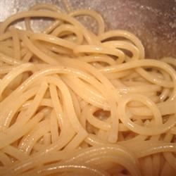 How to cook pasta ahead of time. Pasta Ahead Of Time, Cooked Pasta Recipes, Reheat Pasta, Lemon Pasta Recipes, Cold Pasta, Lemon Pasta, Pasta Dinners, Vegetarian Pasta, Drying Pasta