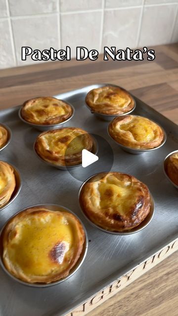 The Hungry Hooker on Instagram: "Pastel de nata’s.. After trying a slap of these wee yokes in Portugal, I had to try a recipe 🤤 and the pressure was on with Alfie testing! 

They were surprisingly handy to make when you take a step back and do it in stages! The fact that so many have gotten into baking from the videos makes it all worthwhile 🙌🏼 that’s why I do my best to make them simple and easy to follow! Apologies for the length of this one but it has everything you need to nail a tasty pastel de nata 😄

Quantities for 12 Pastel de nata moulds or a muffin tin

#baking #easybaking #traditionalbaking #traditionalrecipe #classicbake #classicrecipe #pasteldenata #portugal #portuguese #custard #tart #custardtart #pastry #tasty #easyrecipes 

Ingredients - 

90ml water
¼ tsp Salt
140g Pla Portuguese Custard Tarts, Custard Desserts, Bakewell Tart, Custard Tart, Vanilla Paste, Egg Yolks, Take A Step Back, Caster Sugar, Muffin Tin