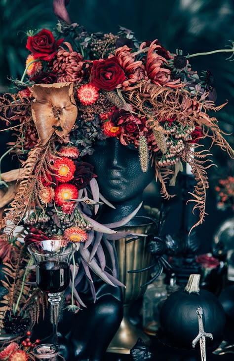 A Wicked, Thrifted Halloween Tablescape | Justina Blakeney Halloween Wedding Centerpieces, Debut Theme, Vowel Renewal, Debut Ideas, Wedding Renewal, Halloween Tablescape, Autumn Party, Autumnal Equinox, Halloween Floral