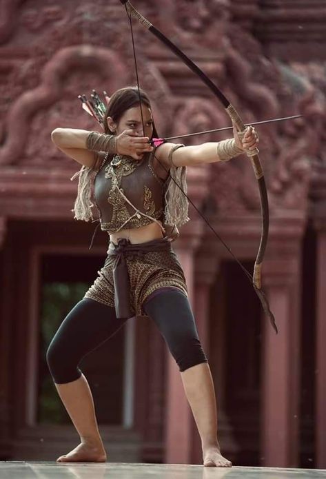 Holding Two Swords Reference, Crossbow Pose, Archer Pose Reference, Archer Pose, Archery Poses, Female Action Poses, Archery Women, Archer Characters, Warrior Women