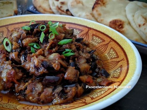 Zaalouk - Moroccan Eggplant Salad Moroccan Eggplant, Moroccan Restaurant, Small Eggplant, Eggplant Salad, Eggplant Dip, Baba Ganoush, Red Pepper Flakes, Flatbread, Chili Powder