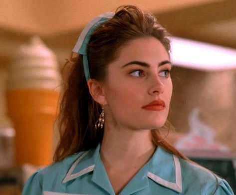 3. Lucy Moran - Popdust Shelly Twin Peaks, Shelly Johnson, Twin Peaks Characters, Twin Peaks 1990, Twin Peaks Inspired, Twin Peaks Girls, Twin Peaks, Role Models, Actors & Actresses