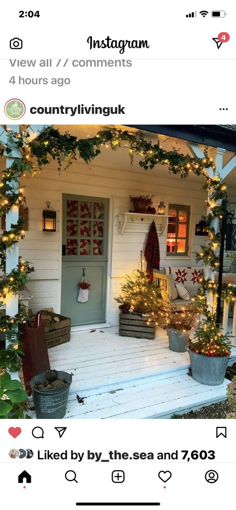 Christmas Porch Decor Ideas, Beautiful Christmas Decorations, Christmas Front Porch, Cottage Christmas, Christmas Porch Decor, Front Porch Decorating, Merry Christmas To All, Front Porch Christmas Decor, Christmas Porch