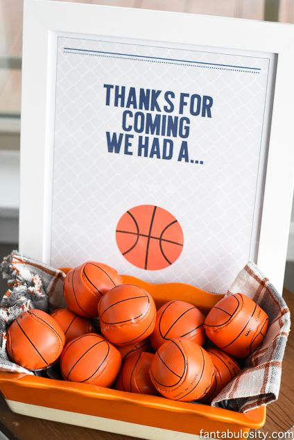 Basketball Party Ideas http://fantabulosity.com Basketball Themed Birthday Party, March Madness Parties, Basketball Theme Birthday, Ball Birthday Party, Basketball Baby Shower, Basketball Theme Party, Babyshower Party, Sports Baby Shower, Basketball Birthday Parties