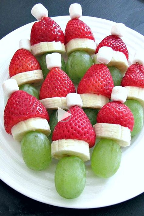 ✓Lots of fun Christmas breakfast ideas that your kids will love! Grinch fruit kabobs and lots of other ideas. orange garland, christmas, minecraft houses, ! Grinch Kabobs, Healthy Christmas Snacks, Healthy Christmas Treats, Christmas Party Snacks, Healthy Holiday Treats, Kids Party Snacks, Healthy Christmas Recipes, Holiday Recipes Christmas, Healthy Christmas