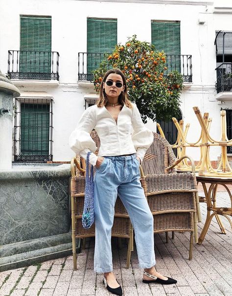 Dior Slingback Outfit, White Blouse With Jeans, Slingback Outfit, Ballerina Flats Outfit, Dior Flats, Dior Outfit, Street Style Summer Outfits, Ballerina Outfit, Flats Outfit