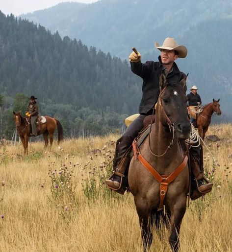 Taylor Sheridan Yellowstone, Taylor Sheridan, Cowboy Fashion, Yellowstone Series, Zahn Mcclarnon, Dutton Ranch, Cowboy Up, Ranch Life, Cowboy Style