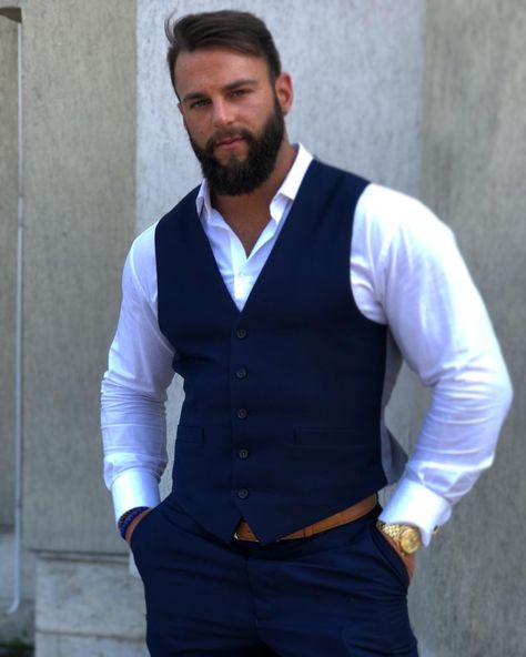 Eric Janicki 🌎 At my first Romanian wedding! 🇷🇴👰��🤵 On our way to the reception! Time…” Buff Suit Men, Jeggings Outfit, Beard Envy, Big Beards, Long Beards, Beard Styles For Men, Bear Men, Muscular Men, Suit Vest