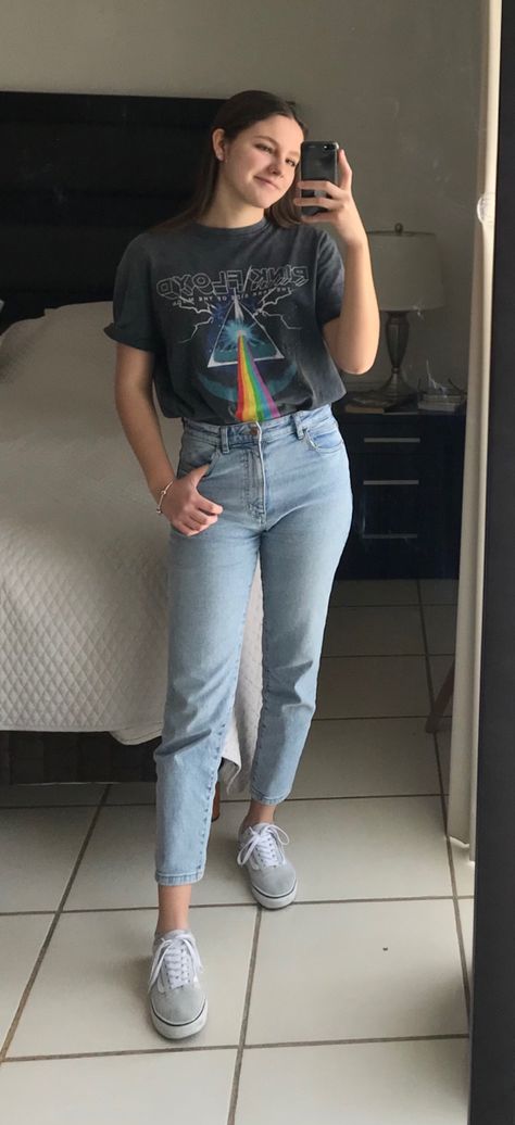 Pink Floyd Outfit, Pink Floyd T Shirt, T Shirt Outfit, Tshirt Outfits, Pink Floyd, Another One, The Pink, Shirt Outfit, Mom Jeans