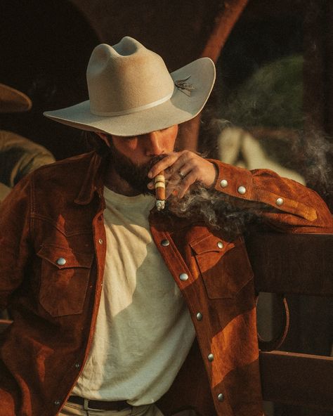 - #ByRaulEsparza : Cowboy up 🤠📸 #thisishowiwestern #cigars #cowboyup #cowboylife #westernlifestyle Cowboy Photoshoot Men, Black Books Quotes, Grunge Cowboy, California Cowboy, Winter Cowboy, Cowboy Outfit For Men, Mexican Cowboy, Cowboy Photography, Cowboy Outfit