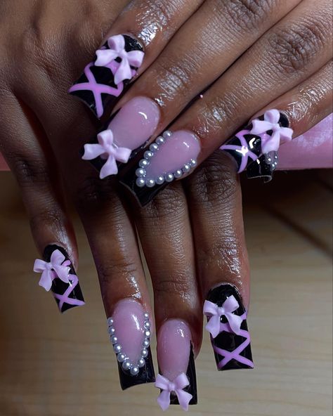 Pretty in pink and black with a twist 🎀✨ I had the best time with this girly she was so fun 🖤 Follow @carmenz.clawz for more • • • • • #nailtech #coquette #coquettenails #edgynails #blacknails #pinknails #blackandpink #girlynails #bows #cutenails #acrylicnails #mediumnails💅 #beginnernails #3dnails #frenchtips #classynaildesign #nailsofinstagram #dailynailsfeed #girlygirl #pearls #pearlnails #carmenzclawz Black And Pink Nails Acrylic, Acrylic Nails With Pearls, Bow Nail Designs, Classy Nail Designs, Edgy Nails, Birthday Inspo, Colored Acrylic, Colored Acrylic Nails, 23rd Birthday