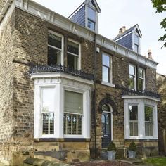 Check out this lovingly restored Georgian home in Sheffield | Ideal Home Victorian Living Room Decor, Victorian Terrace Interior, Terrace House Exterior, Georgian Windows, Georgian Terrace, Georgian Style Homes, English Cottage Decor, Georgian Interiors, Victorian Terrace House