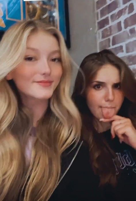 Piper And Emily, Piper Squad, Emily Dobson, Elliana Walmsley, Easter Egg Hunt, Instagram Story Ideas, Aesthetic Photo, Cheer Skirts, Instagram Story