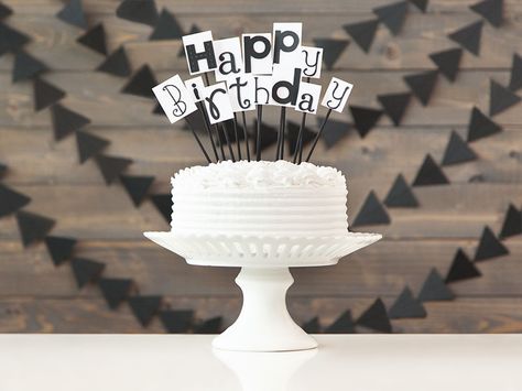 28 Birthday Cake, Cricut Cake Topper, Birthday Decoration Ideas At Home, 28 Birthday, Birthday Decoration Ideas, Happy Birthday Typography, Cricut Cake, Birthday Cakes For Her, Anniversaire Diy