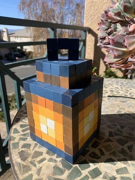 Mcyt Crafts, Minecraft Block Art, Minecraft Lantern, Diy Minecraft Decorations, Minecraft Build Ideas, Minecraft Diy Crafts, Minecraft Room Decor, Minecraft Diy, Minecraft Decoration