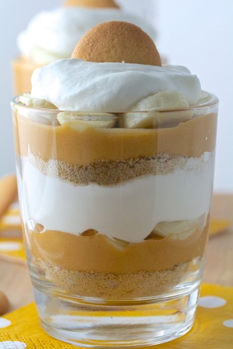 Butterscotch Banana Pudding, Banana Pudding Mini Desserts, Banana Pudding Serving Ideas, Mini Banana Pudding Cups, Banana Pudding Wedding Cups, Rodney Scott’s Banana Pudding, Butterscotch Pudding Recipes, Chocolate Pudding Cups, Strawberry Parfait