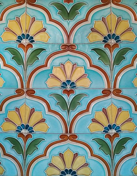 Ornate tiles of the gorgeous Mysore palace showcase a brilliant array of the Indian #vintage colour palette!  #TheBeautyOfVintage Vintage Italian Tiles, Indian Tile Pattern, Middle Eastern Tiles, Jaipur Architecture Motifs, Indian Tiles Design, Jaipur Tiles, Indian Colour Palette, Indian Tiles, Indian Mosaic