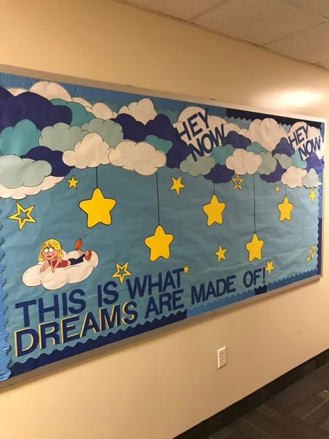 Nap Room Bulletin Board, Lizzie Mcguire Bulletin Board, Lizzie Mcguire Classroom, Star Students Bulletin Board, Cloud Bulletin Board Ideas, Cloud Theme Bulletin Board, Moon And Stars Classroom Decor, Class Information Bulletin Board, Class Information Board