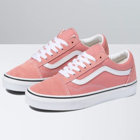 VANS Women's Old Skool Shoes - Bob’s Stores Vans Vintage, Old Skool Vans, Tenis Vans, Old Skool Black, Vans Store, Pink Vans, Sneakers Vans, Vans Sneakers, Classic Shoes