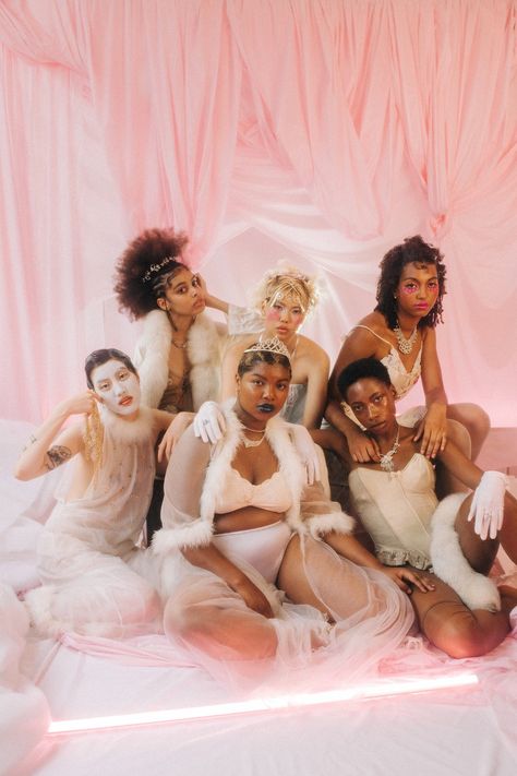 Body Positive Photography, Group Poses, Photoshoot Themes, Photoshoot Concept, Slumber Parties, Photoshoot Inspiration, Photography Inspo, A Group, Body Positivity