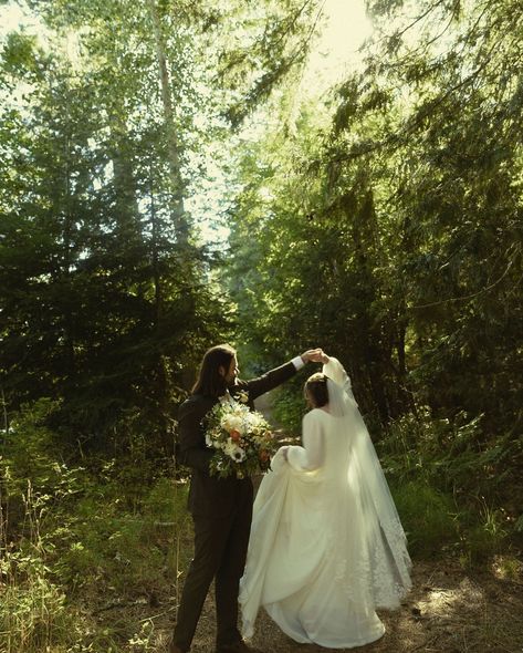 lindsey + jonah: a wedding i will truly never forget- they celebrated under the pines near a lake in washington. the day before was spent lying in the sun and splashing in the lake, and the day of overflowed with love and intention. it was truly magic ✨🌲 keywords: wedding photography, wedding photos, Utah wedding photographer, California wedding photographer, west coast wedding photographer, Hawaii wedding photographer, traveling wedding photographer, destination wedding, destination weddi... Wedding Photos Near Water, Willow Tree Wedding Photos, Woodsy Wedding Photos, Nature Wedding Photos, Whimsical Wedding Photos, Candid Wedding Photos Natural, Simple Forest Wedding, River Wedding Ideas, Wedding Outdoor Photography