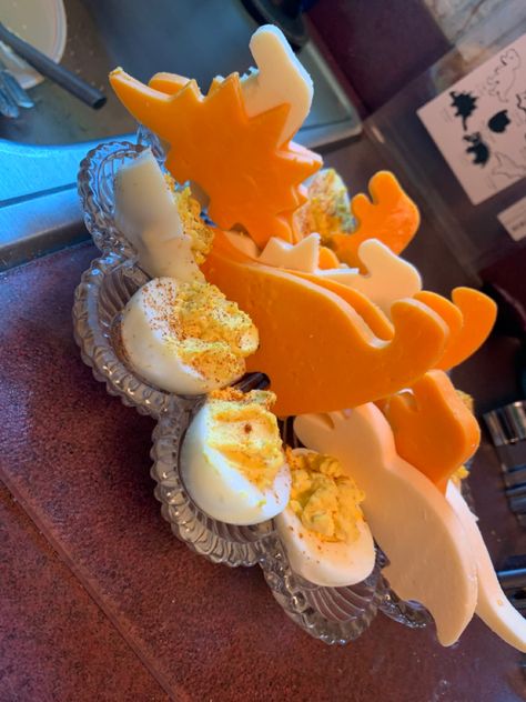 Dinosaur Appetizers, Dinosaur Deviled Eggs, Dinosaur Party Treats, Dinosaur Charcuterie Board, Dinosaur Themed Food, Dino Party Food, Dino Food, Dinosaur Snacks, Dinosaur Birthday Party Food