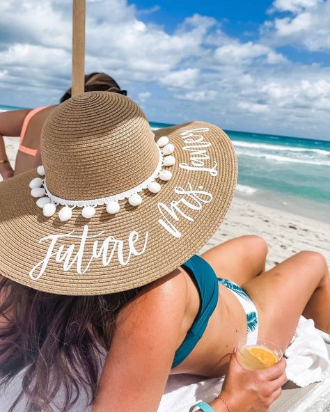 Beach Goals, Floppy Beach Hat, Bachelorette Party Planning, Beige Hat, Floppy Hats, Beach Hats, Travel Necessities, Bachelorette Trip, Girl Boss Style