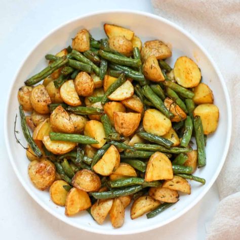 Green Beans And Red Potatoes, Roasted Potatoes And Green Beans, Herb Potatoes, Oven Ready Lasagna, Potatoes And Green Beans, Holiday Dinner Table, Green Beans And Potatoes, Roasted Vegetable Recipes, Whole Roasted Chicken