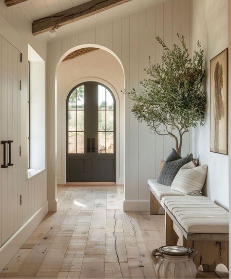 Portugal Interiors, Arched Entry, Homestead Decor, Jade Design, Entryway Design, European Cottage, New Kitchen Designs, Boot Room, Patio Makeover