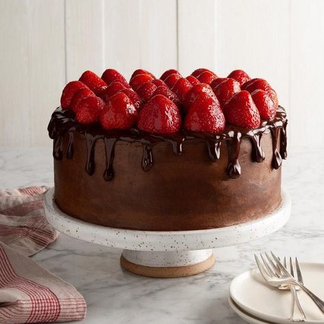 Chocolate-Strawberry Celebration Cake Chocolate Cake Recipe From Scratch, Cake Garnish, Strawberry Chocolate Cake, Cake Recipe From Scratch, Chocolate Strawberry Cake, Torte Recipe, Strawberry Cake Recipes, Torte Cupcake, Baking Cocoa