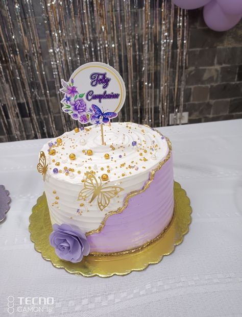 Birthday Cake For Wife, Sanrio Cake, Modern Birthday Cakes, White Birthday Cakes, Butterfly Birthday Cakes, Fine Dinnerware, Purple Cakes, Modern Birthday, Easy Cake Decorating