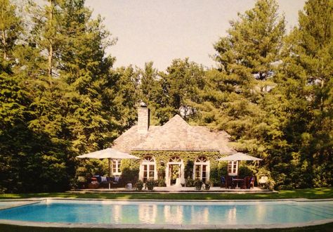 Ralph Lauren's Pool House Casa Casuarina, Bedford New York, Colorado Ranch, Terrace Ideas, New York Homes, Beach Homes, Luxe Life, Garden Pool, Aesthetic Shoes