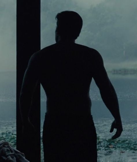 Bruce Wayne Ben Affleck, Bruce Wayne Comic, Bruce Wayne Aesthetic, Ben Affleck Bruce Wayne, Batman Training, Affleck Batman, Ben Affleck Batman, Batman Pictures, Wolverine Hugh Jackman