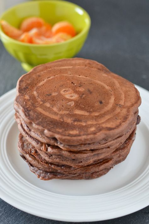 Easy Chocolate Pancakes, How To Make Chocolate Pancakes, Pancake Recipe Chocolate Chip, Pancakes Chocolate, Chocolate Pancakes With Cocoa Powder, Healthy Pancakes Easy, Choco Chip Pancakes, Cocoa Powder Recipes, Chocolate Pancakes