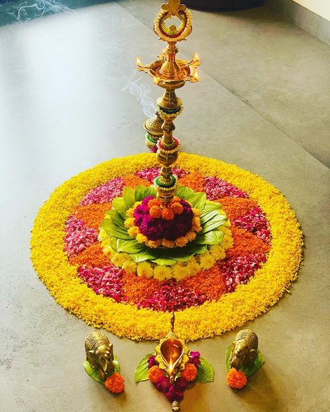 Day 10 Thiruvonam Poo Kolam Flowers Onam, Onam Celebration Decoration, Onam Flower Decoration, Onam Decor, Onam Pookalam Design, Poo Kolam, Ganpati Decor, Pongal Celebration, Diya Decoration Ideas