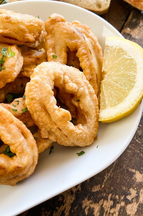 Tilapia Dishes, Deep Fried Calamari, Fried Recipes, Baking Lessons, Calamari Recipes, Bilbao Spain, Fried Calamari, Salmon And Asparagus, Scallop Recipes