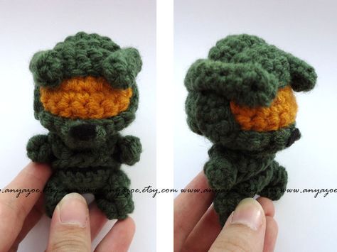 Mastercheif Amigurimi Halo crochet plush Crochet Master Chief, Master Chief Crochet Pattern, Halo Crochet Pattern, Halo Crochet, Crochet Characters, Halo Video Game, Boy Crochet, Halo Master Chief, Crafting Inspiration