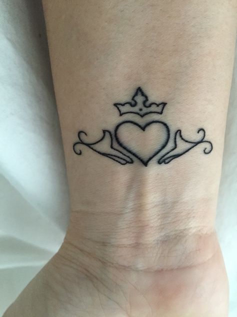 Fine Line Claddagh Tattoo, Small Claddagh Tattoo, Claddagh Tattoo Women, Irish Claddagh Tattoo, Eternal Love Tattoo, Fingerprint Heart Tattoos, Claddagh Tattoo, Fingerprint Tattoos, Ireland Tattoo