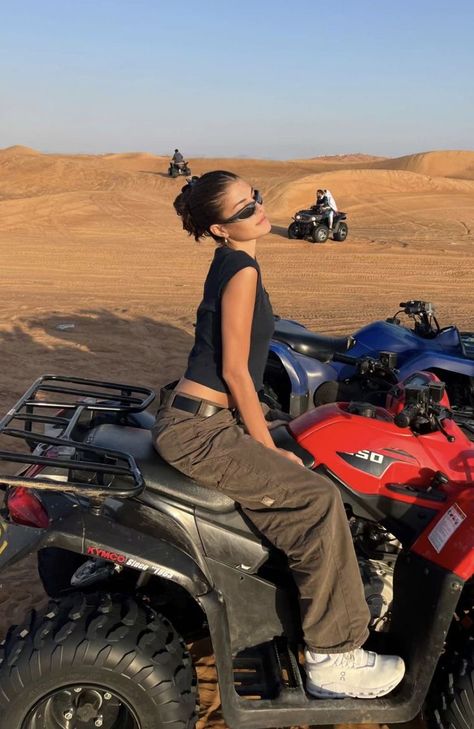 Darianka Sanchez, Dubai Outfit, Desert Outfit, Adventure Aesthetic, Future Lifestyle, Foto Ideas Instagram, Dream Lifestyle, Frank Ocean, Gen Z